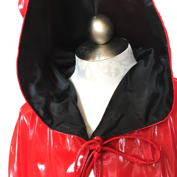 LEG AVENUE  Red Vinyl Blk Lined Long Hooded Cape Discontinued  VTG NOS NWT - Picture 3 of 13